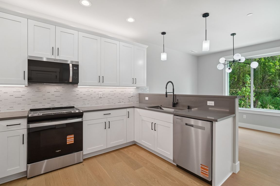 83rd Ave-S0108-006.jpg
