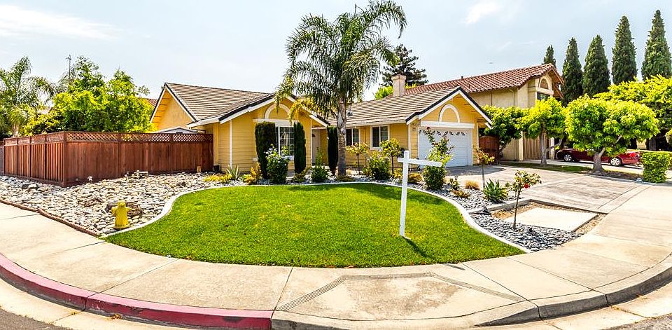 1st image of 32725 Regents Blvd