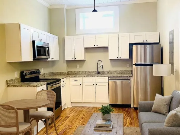 Vason, 121-129 S Main St #202, Madison, GA 30650