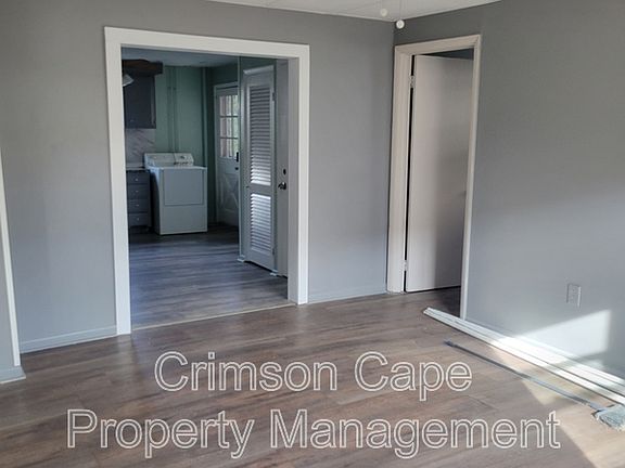 5th image of 366 Lyndwood Ave Floor 1