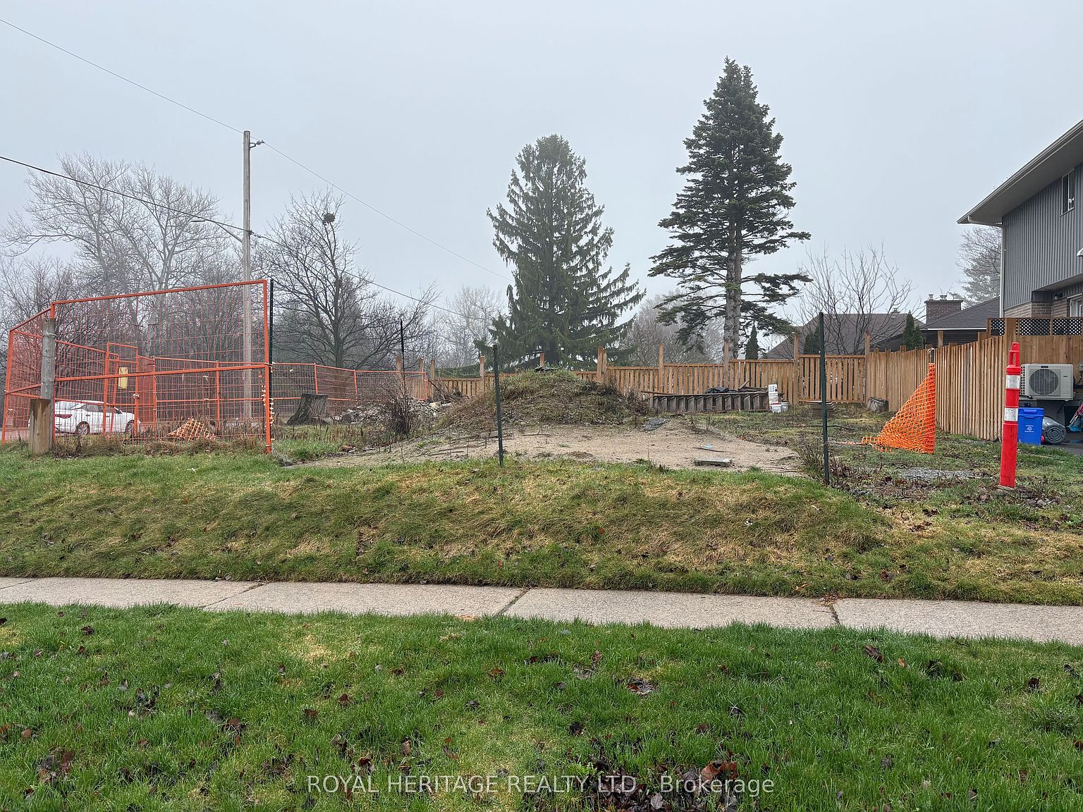275 Humber Ave
