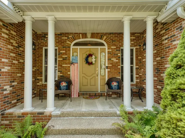 387 Laurel Oaks Ln, Heath, OH 43056