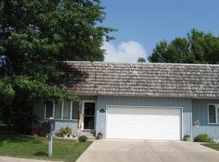 6 Edwardian Ct, Monmouth, IL 61462