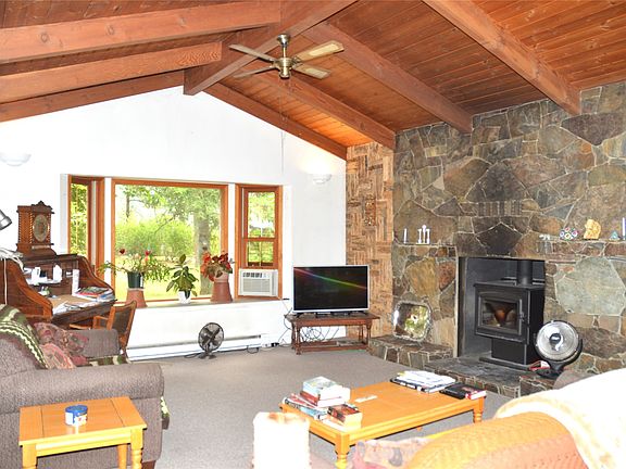 4th image of 378 Hunt Rd