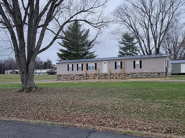 1053 Hale Rd, Dandridge, TN 37725