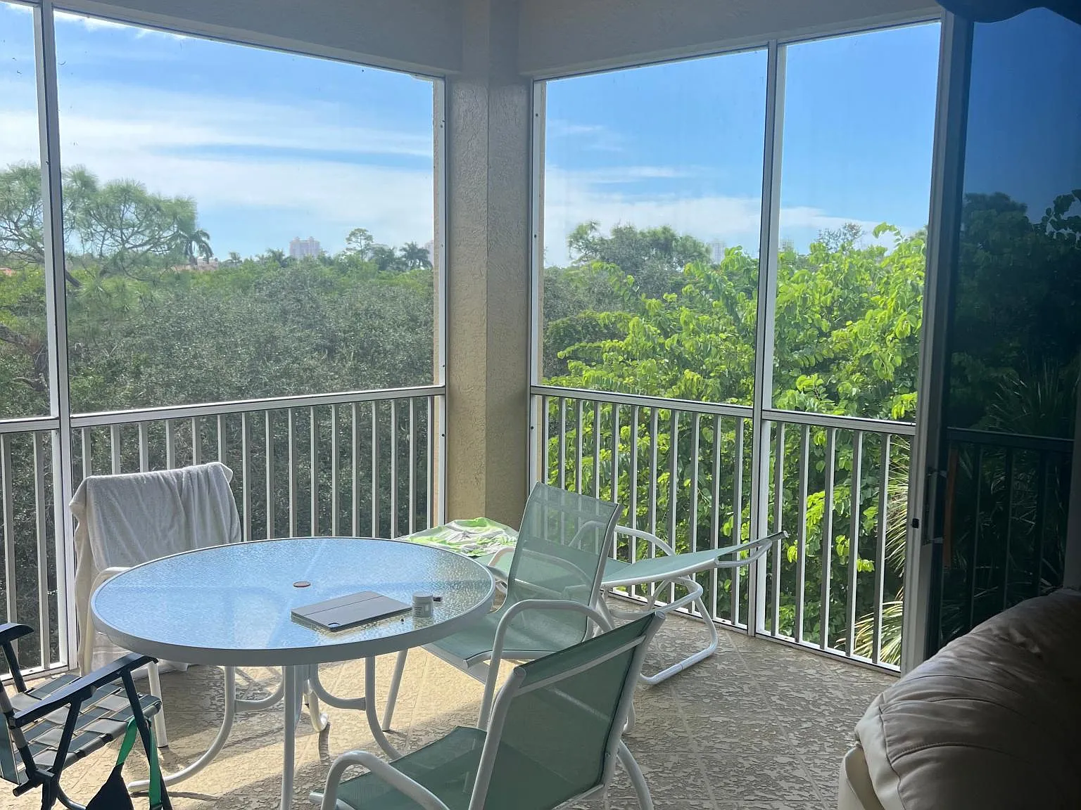 3 bed, 1572 sqft, $6,000 — Photo 3