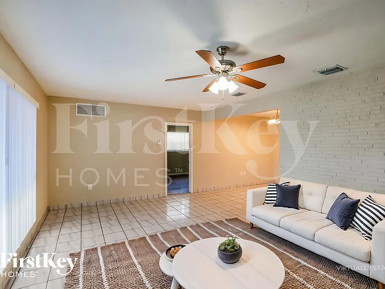 7925 Indigo St — Photo 4
