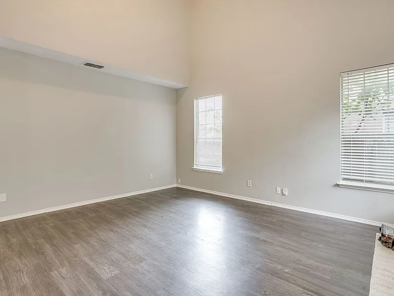 2701 Clovermeadow Dr — Photo 20