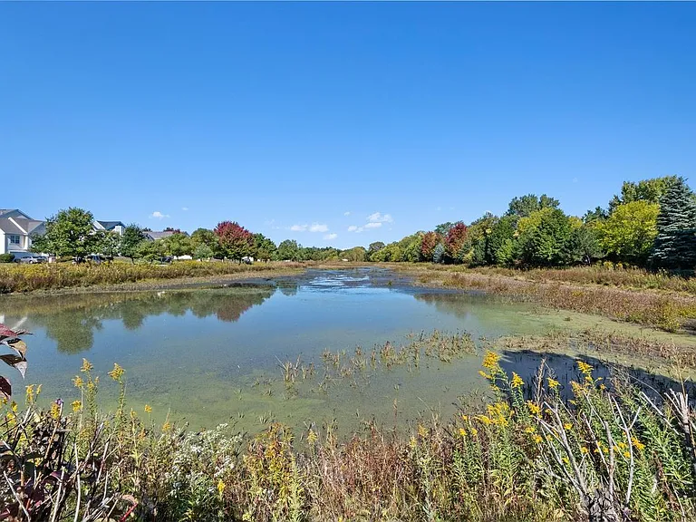616 Lincoln Station Dr — Photo 4