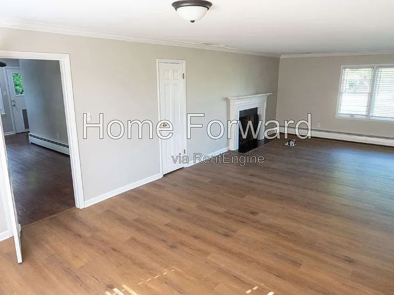 517 N 3rd St — Photo 10