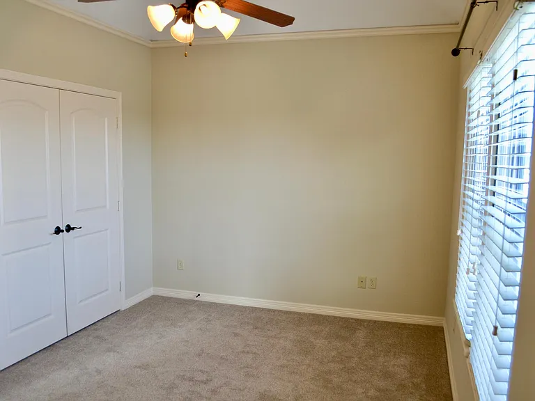 3127 Fairdale Oaks E — Photo 22