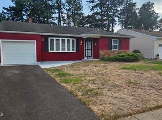 52 Auburn Rd, Toms River, NJ 08757
