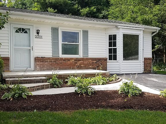 front sidewalk / porch