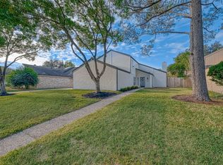 11827 Cedar Pass Dr, Houston, TX 77077
