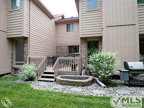 Rear w/ deck