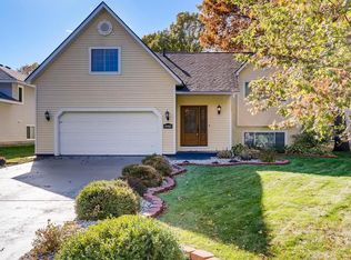 10482 Drake St NW, Coon Rapids, MN 55433