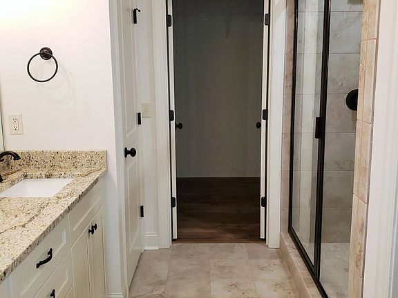 4th image of 99 Brownstone Dr
