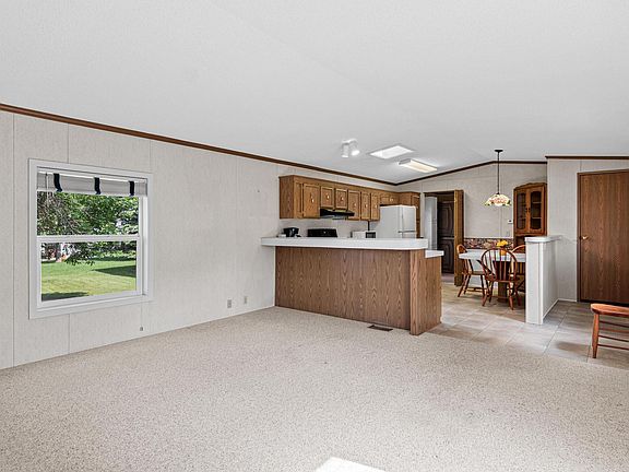 4th image of 2215 Sugar Pine Dr