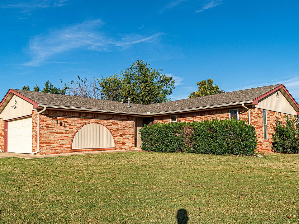 1st image of 701 N Patterson Dr