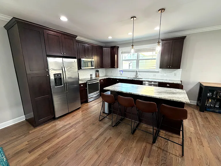 1467 Madison St — Photo 4