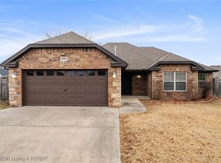 2203 Kelly Lynn Pl, Fayetteville, AR 72701