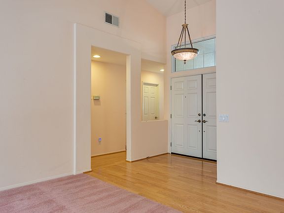 3rd image of 167 Daybreak Cir