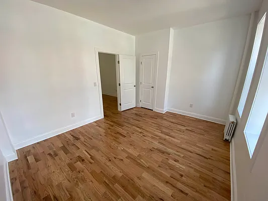 Rented by Premier Metro Realty Corp | media 20