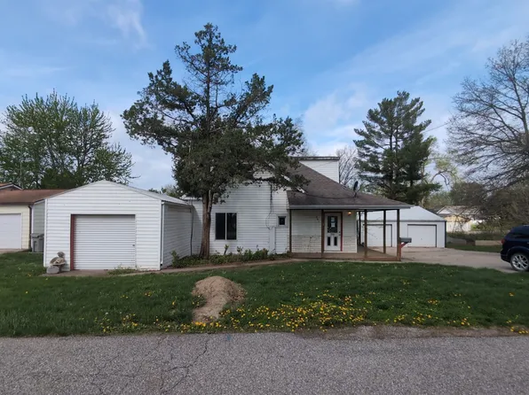 421 S 8th St, Albia, IA 52531