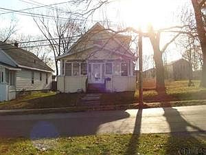 2nd image of 29 Clifford Rd