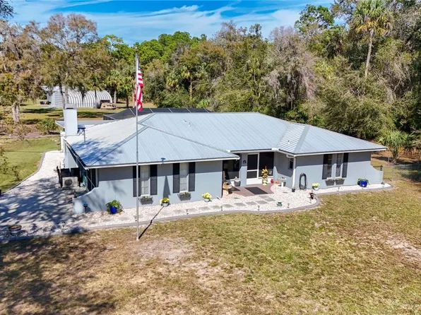 9853 W Woodhaven Ln, Crystal River, FL 34428