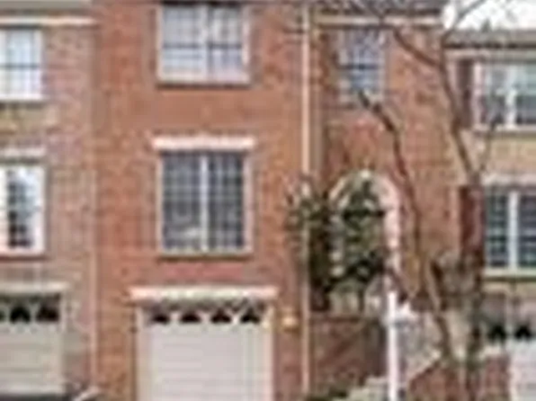 12327 Quiet Hollow Ct, Fairfax, VA 22033
