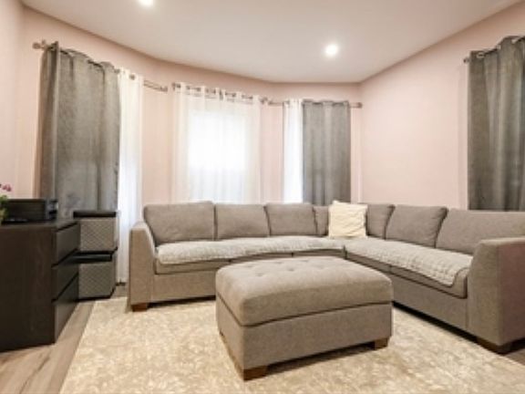4th image of 138 Bromfield St #1
