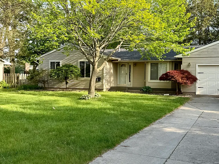 620 Carpenter Rd — Photo 1
