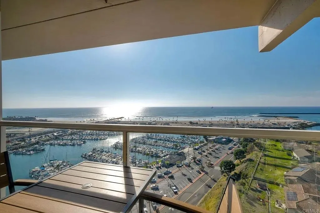 2 bed, 1364 sqft, $6,000 — Photo 1