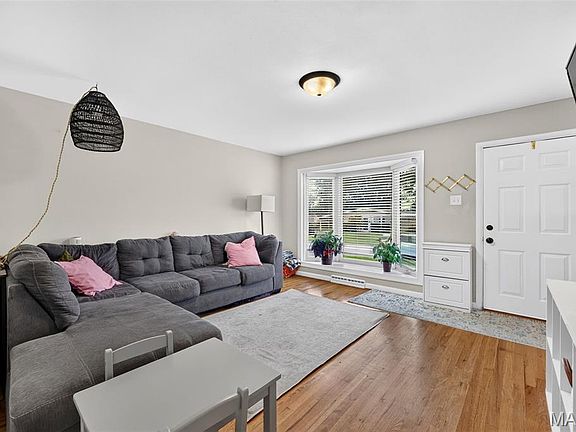 5th image of 413 Saint Lawrence Dr
