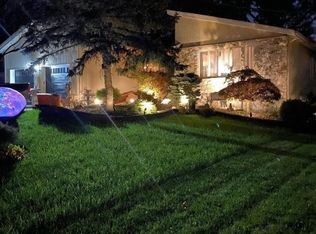 15 Riverside Dr, Clark, NJ 07066