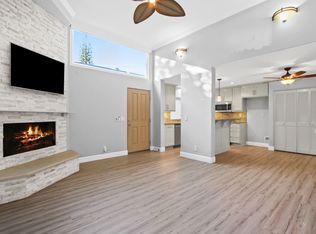 1122 W 10th St APT A, San Pedro, CA 90731