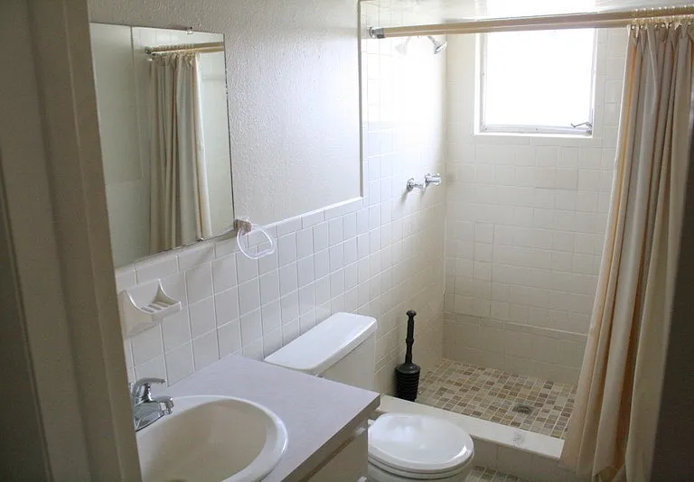 7751 Lorne St — Photo 10