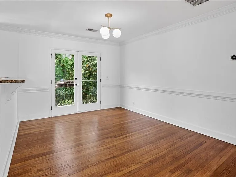 115 Peachtree Memorial Dr NW #C4 — Photo 4