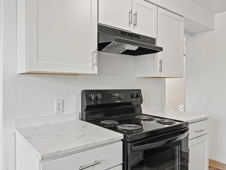 Park Ridge Apartments — Photo 3