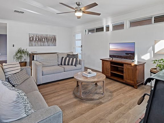 3rd image of 817 Sunset St