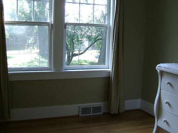 5th image of 3323 N 47th Ave