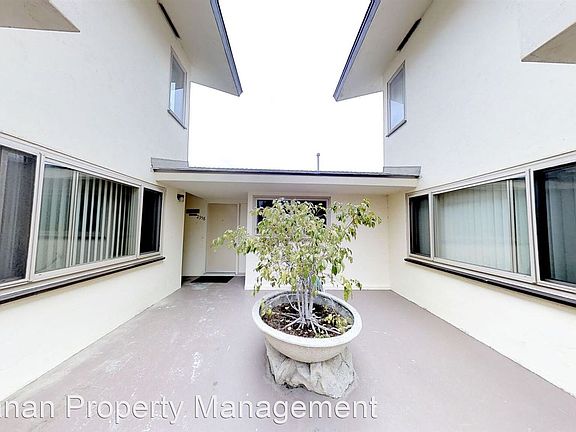 3rd image of 2372 Palermo Dr
