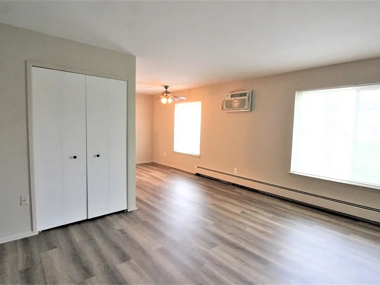 296 Clark St #4 — Photo 4