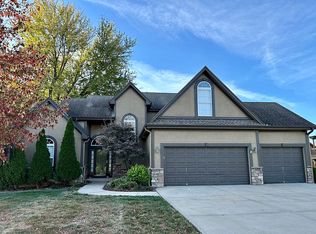 505 NE Jasper Cir, Lees Summit, MO 64064