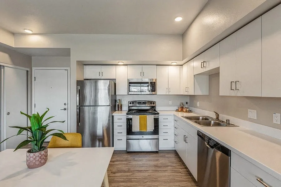 Parq Crossing Apartments — Photo 1