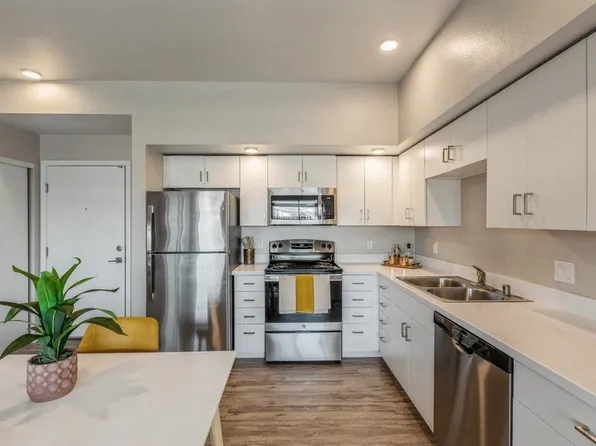 Parq Crossing Apartments