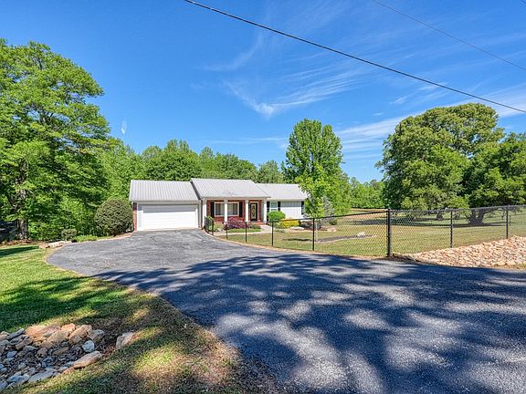 2nd image of 270 Spring Valley Ln