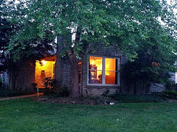 2nd image of 374 Stratford Dr
