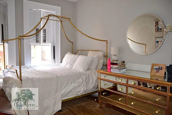 Rented by Oak Tree LLC | media 50